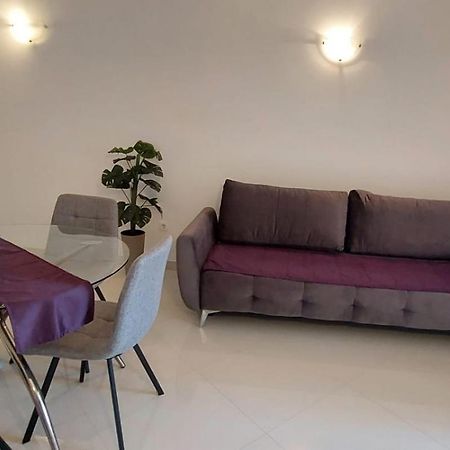 Apartments Mestral Baška Voda Eksteriør bilde