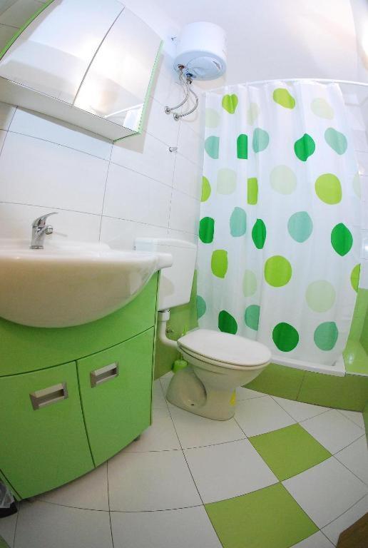 Apartments Mestral Baška Voda Eksteriør bilde