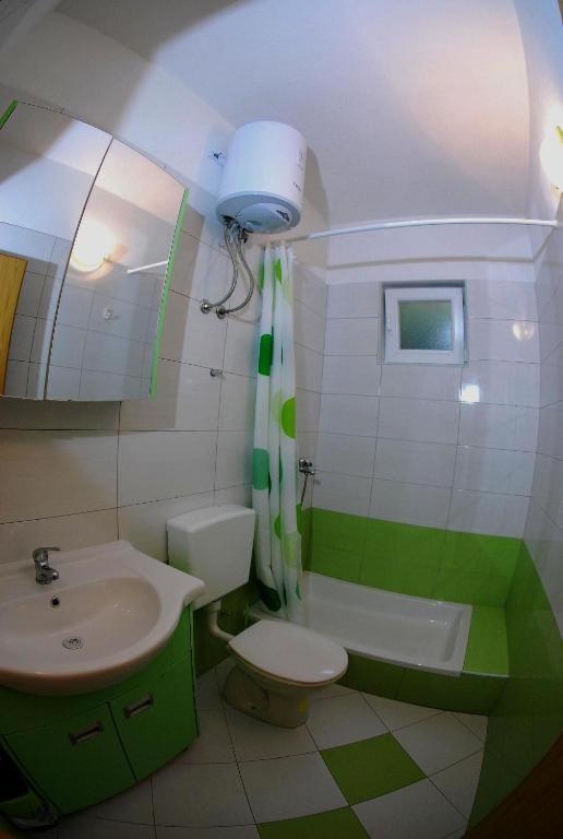 Apartments Mestral Baška Voda Eksteriør bilde