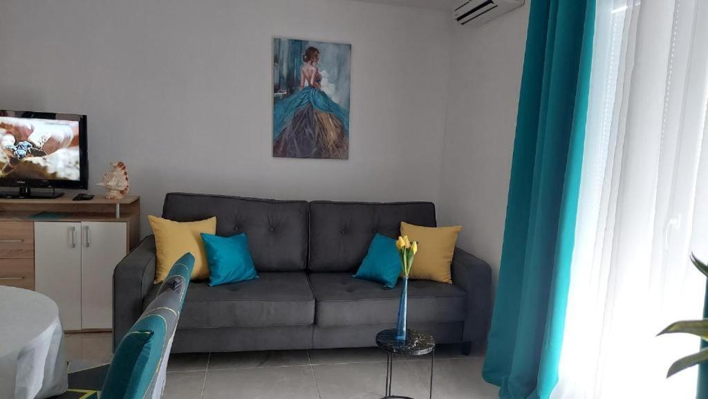 Apartments Mestral Baška Voda Eksteriør bilde